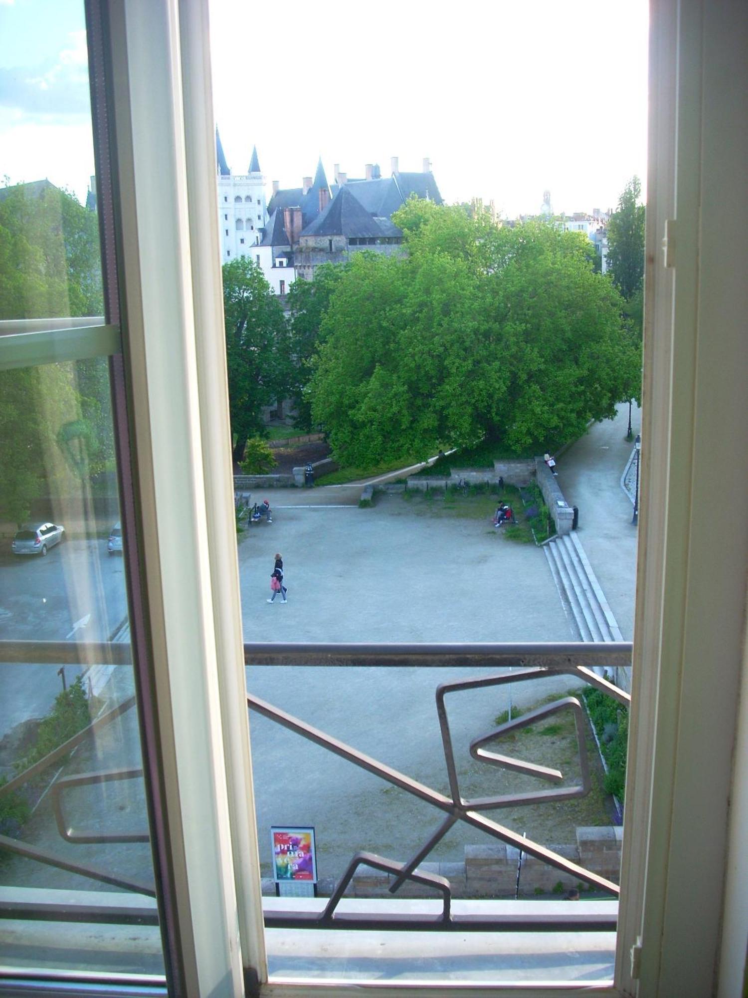 Hotel Du Chateau Nantes Exterior photo